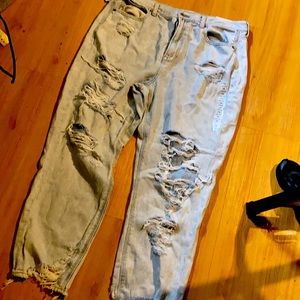 American Eagle mom jeans with tags